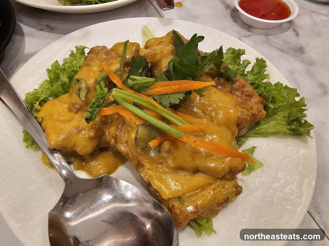 Curry Dish with Lettuce and Carrots