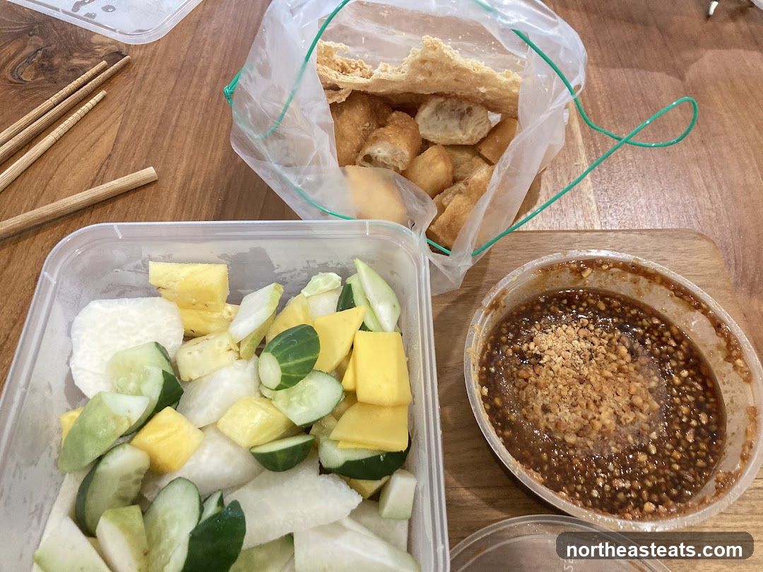 Fruit Salad with Dipping Sauce