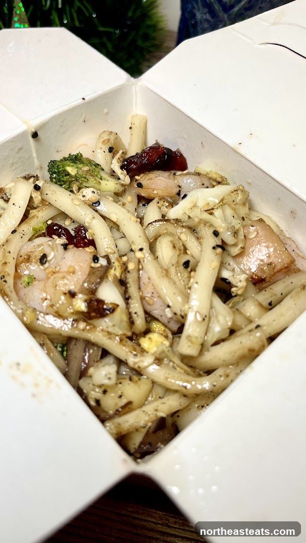 Noodles with Shrimp and Broccoli