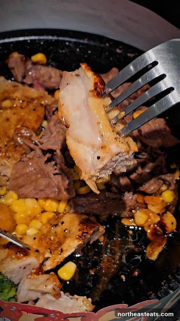 Sizzling Platter with Chicken and Beef