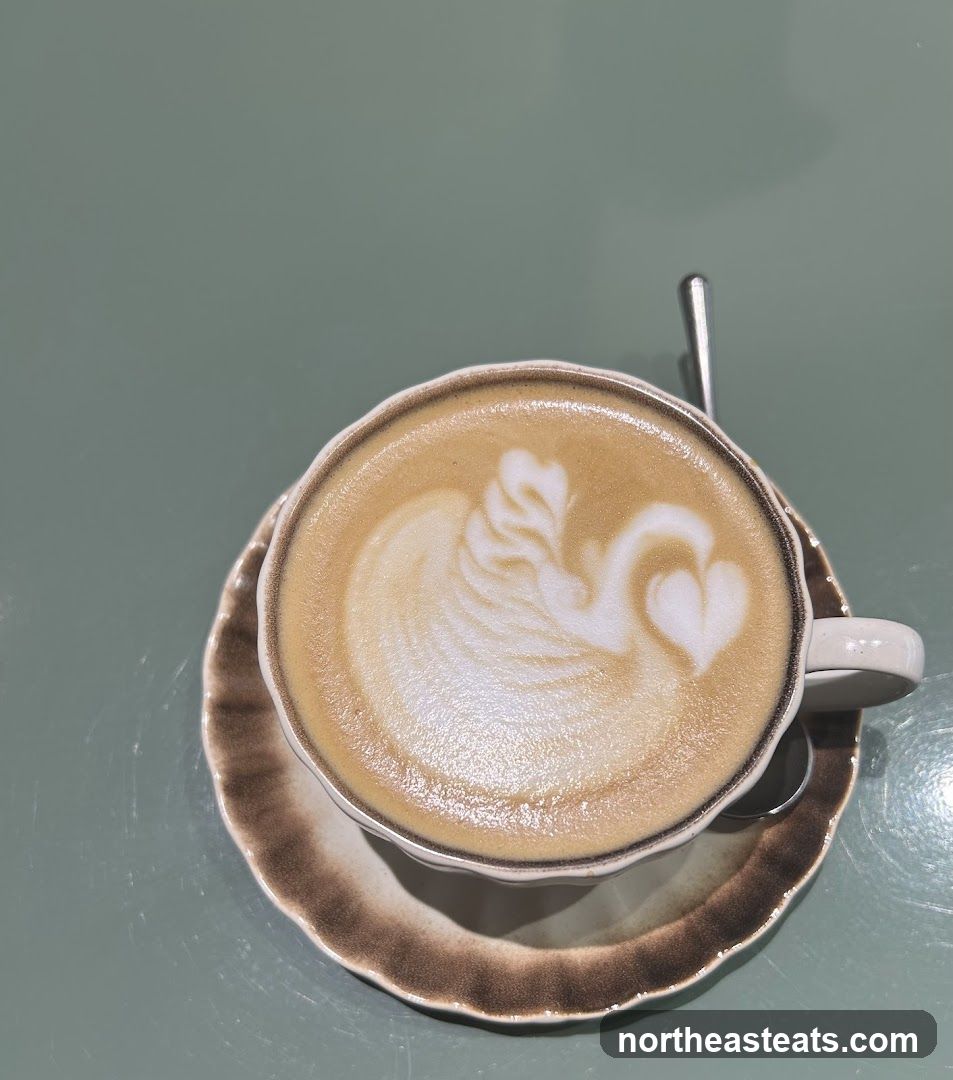 Latte with Swan Art