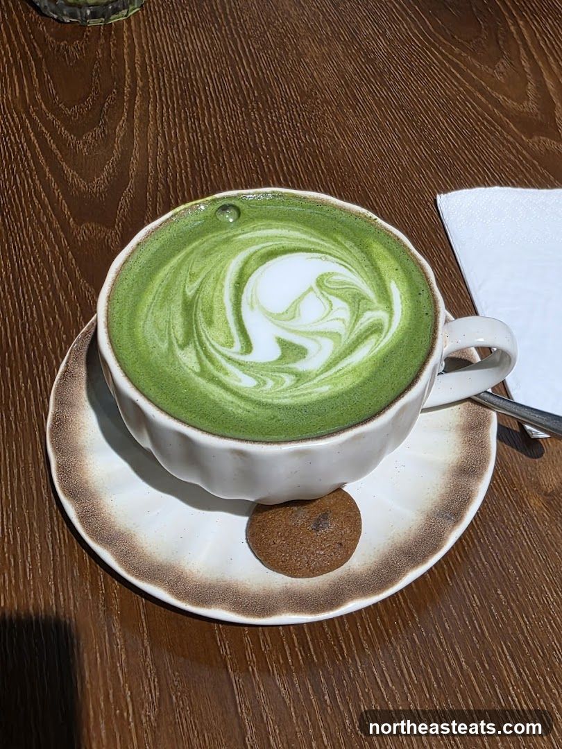Matcha Latte with Cookie