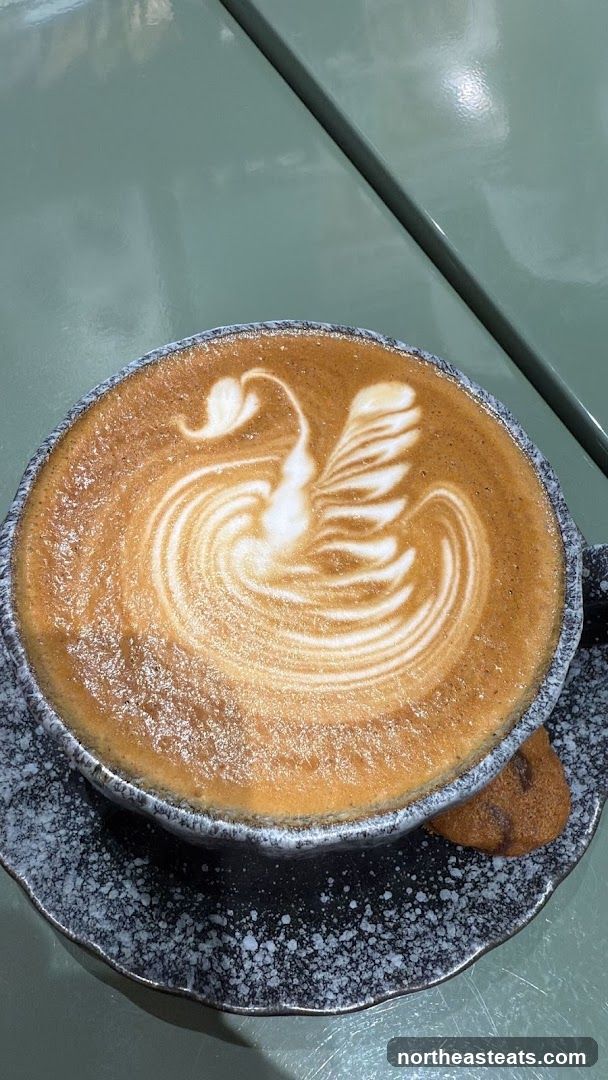 Latte with Swan Art