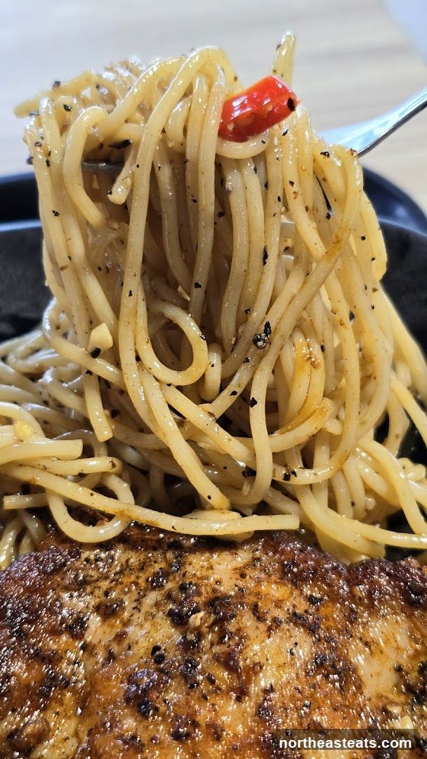 Spaghetti with Chili and Seasoned Meat