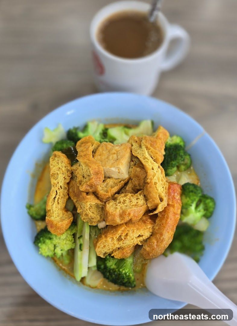 Curry Noodles with Tofu and Broccoli