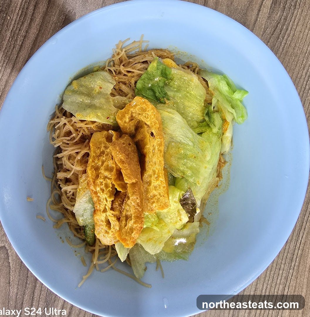 Noodles with Tofu and Lettuce