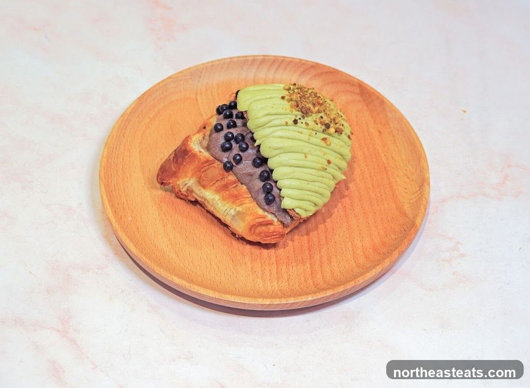 Croissant with Toppings