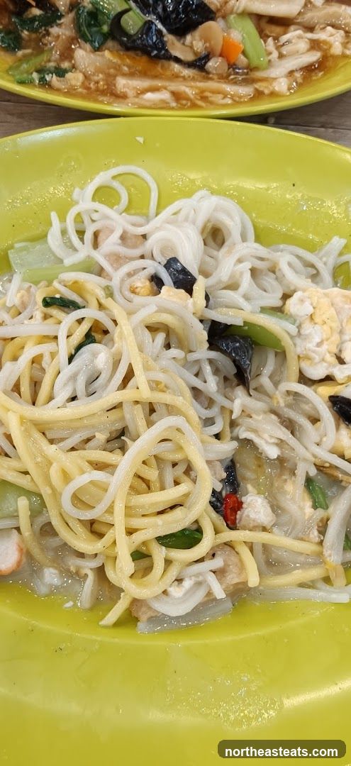 Noodles with Vegetables and Egg