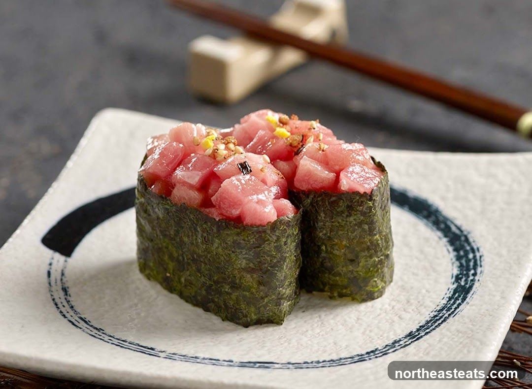 Tuna Gunkan Maki Sushi