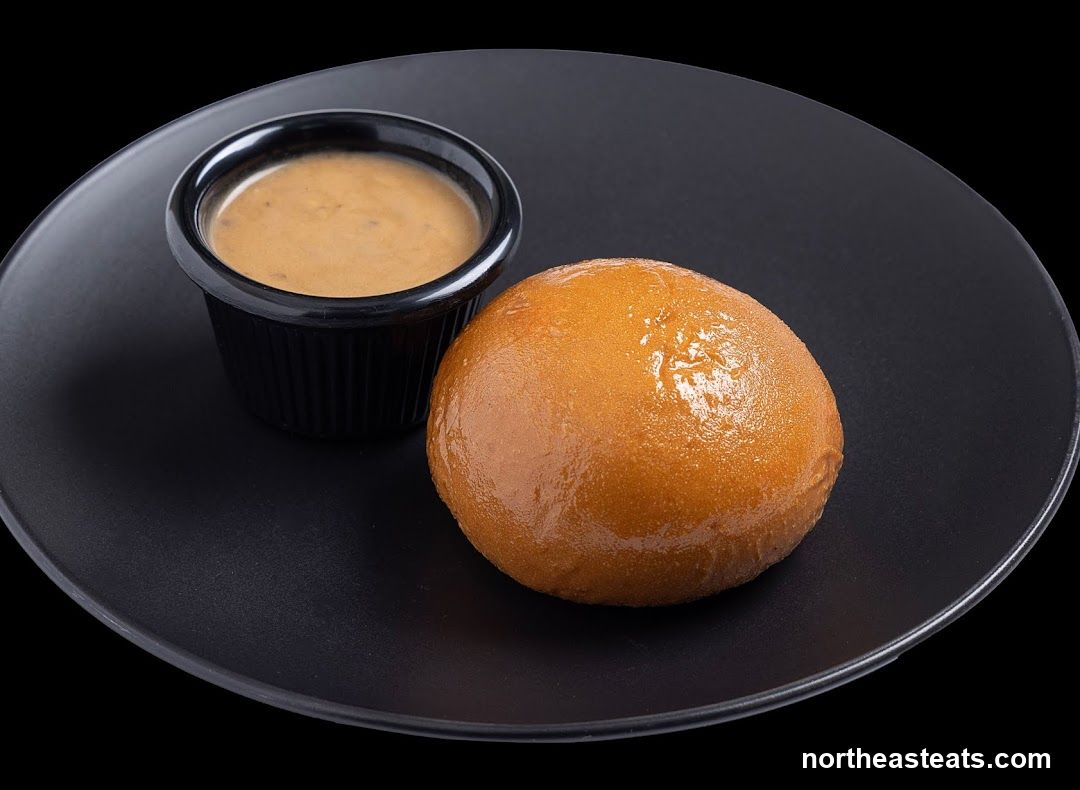 Bread Roll with Dipping Sauce