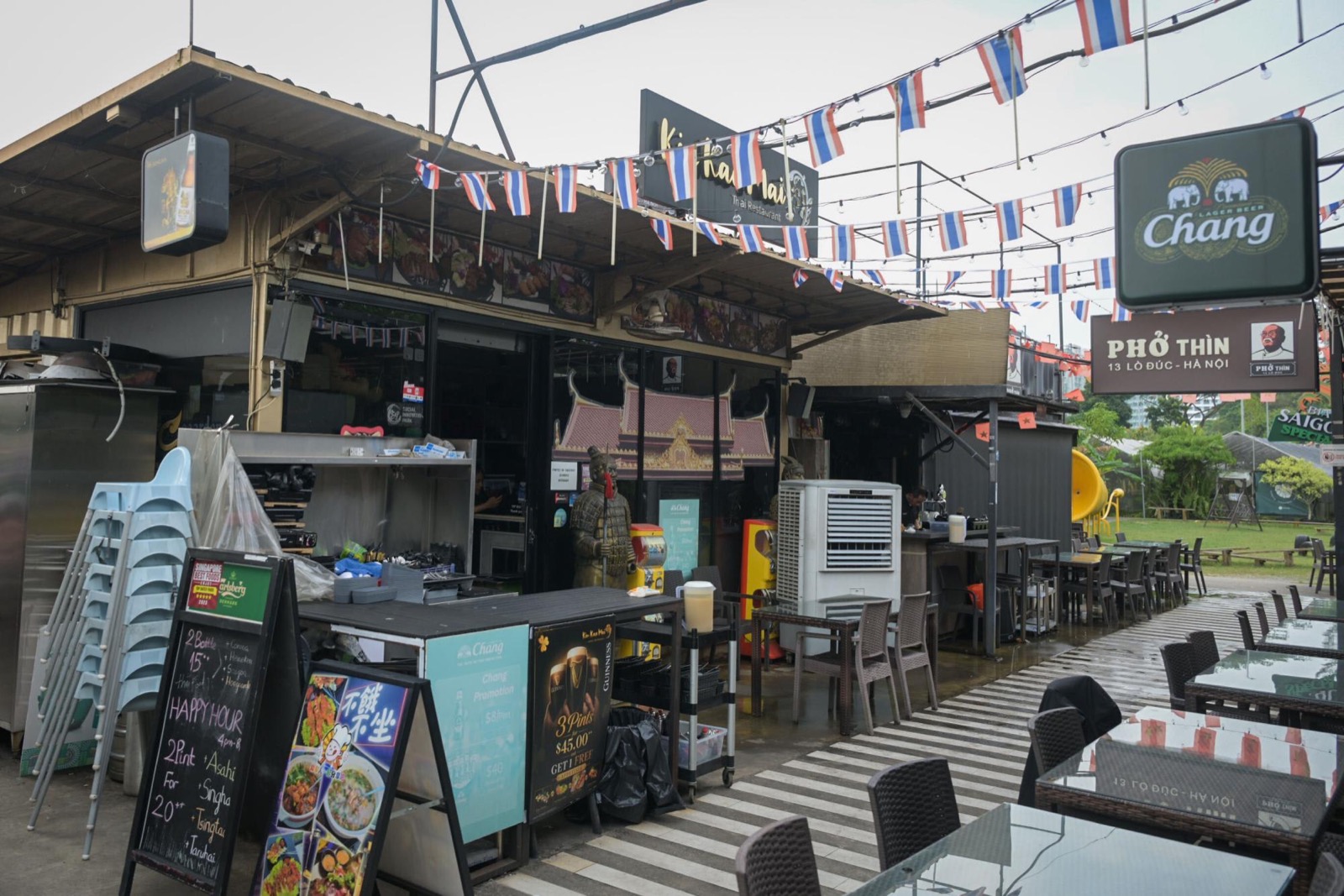 Kin Kao Mai Thai restaurant and neighbouring stalls at Punggol East Container Park